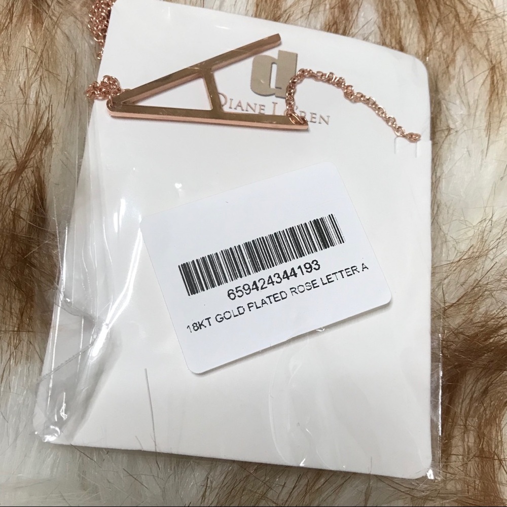 Rose gold plated letter “A” necklace - Picture 3 of 3